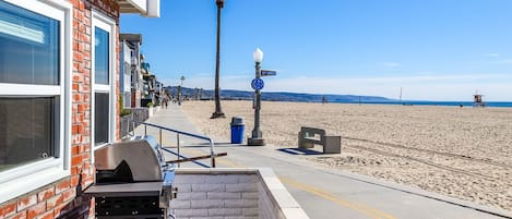 Am Strand, Liegestühle, Strandtücher