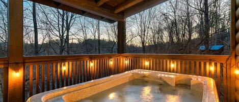 Outdoor spa tub
