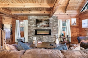 Smart TV y chimenea 
