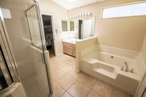 Casa, varias camas (John's Indian Ridge Oaks Vacation Hom) | 4 habitaciones 