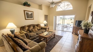 Hus - flera sängar (John's Indian Ridge Oaks Vacation Hom) | Vardagsrum