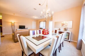 Condo, várias camas (Lui's Vista Cay Condo) | Cozinha privada