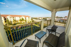 콘도, 침대(여러 개) (Lui's Vista Cay Condo) | 발코니