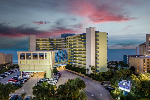 Private Room with partial ocean view - Full Access to Amenities!