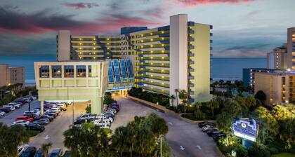 Private Room with partial ocean view - Full Access to Amenities!