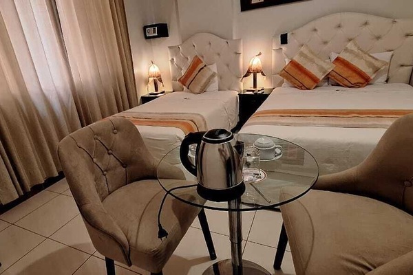 Habitació triple Comfort | Llençols de cotó egipci, roba de llit d'alta qualitat i cobrellits