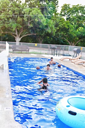 3 outdoor pools