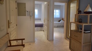 3 habitaciones, tabla de planchar con plancha y acceso a internet 