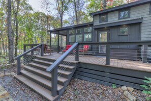 Terrace/patio - Nona's Sunshine at The Retreat at Water's Edge (Tracy City)