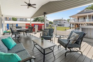 تناول الطعام بالخارج