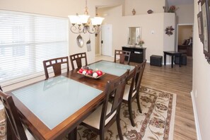 House, 2 Queen Beds (Rafaels Solana Resort Vacation Home) | Dining