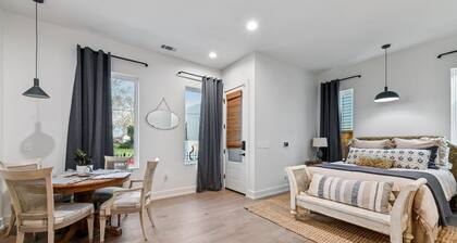 Spacious Studio 3 Blocks Off St. Charles Avenue
