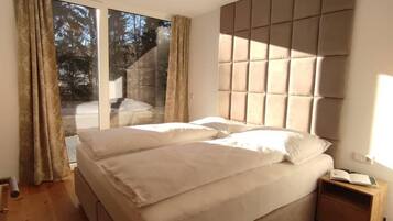 2 Schlafzimmer, Reisekinderbett, kostenloses WLAN, Bettwäsche