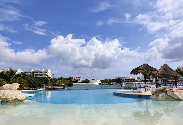 Outdoor pool - Bliss at Puerto Aventuras (Xpu-Ha)