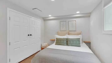 3 bedrooms, iron/ironing board, travel crib, free WiFi