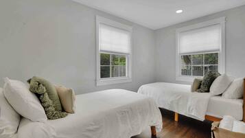 3 bedrooms, iron/ironing board, travel cot, free WiFi