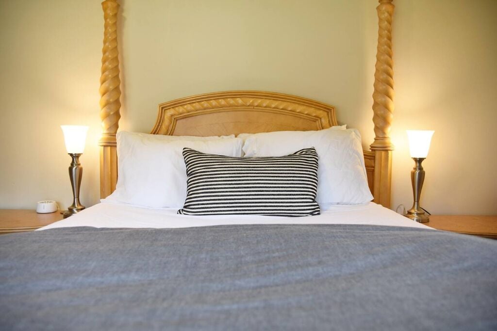 2 室のベッドルーム、アイロン / アイロン台、旅行用ベビーベッド、WiFi (無料)