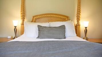 2 habitaciones, tabla de planchar con plancha y cuna de viaje