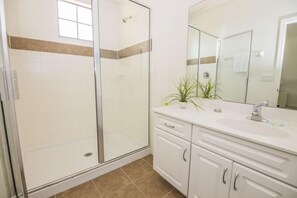 House, Multiple Beds (Modern Providence Vacation Home) | Bathroom - Modern Providence Vacation Home (Davenport)