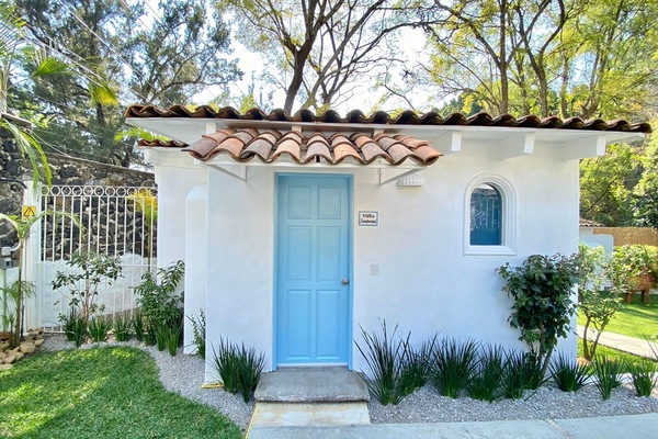 Premium Room | Premium bedding, individually decorated, individually furnished