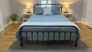 2 bedrooms, iron/ironing board, free WiFi, bed sheets