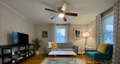 Quaint 2 bed 1 bath cottage style home