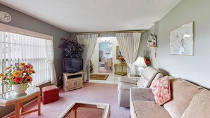 House, Multiple Beds (Collin and Cheryl's Indian Ridge Vaca) | Living room - Collin and Cheryl's Indian Ridge Vacation Home (Kissimmee)