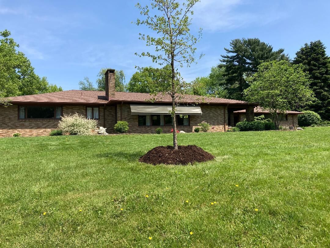 Family haven w/pool close to College of Wooster and downtown