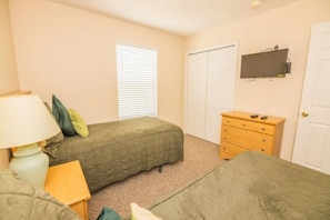 Room - Lynval's Regal Palms Resort Townhome (Davenport)