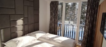 Exclusive apartment with mountain views in a ski paradise