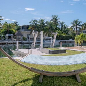 Casa, 4 habitaciones, vista al canal | Alberca | Alberca al aire libre 