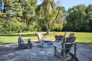 Property grounds - Bee Humble Cottage w/in 20mins to Public Beaches (Gloucester)