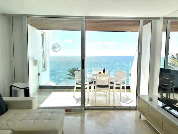 Interior - Apartment with stunning sea views at the beach (Arguineguín)
