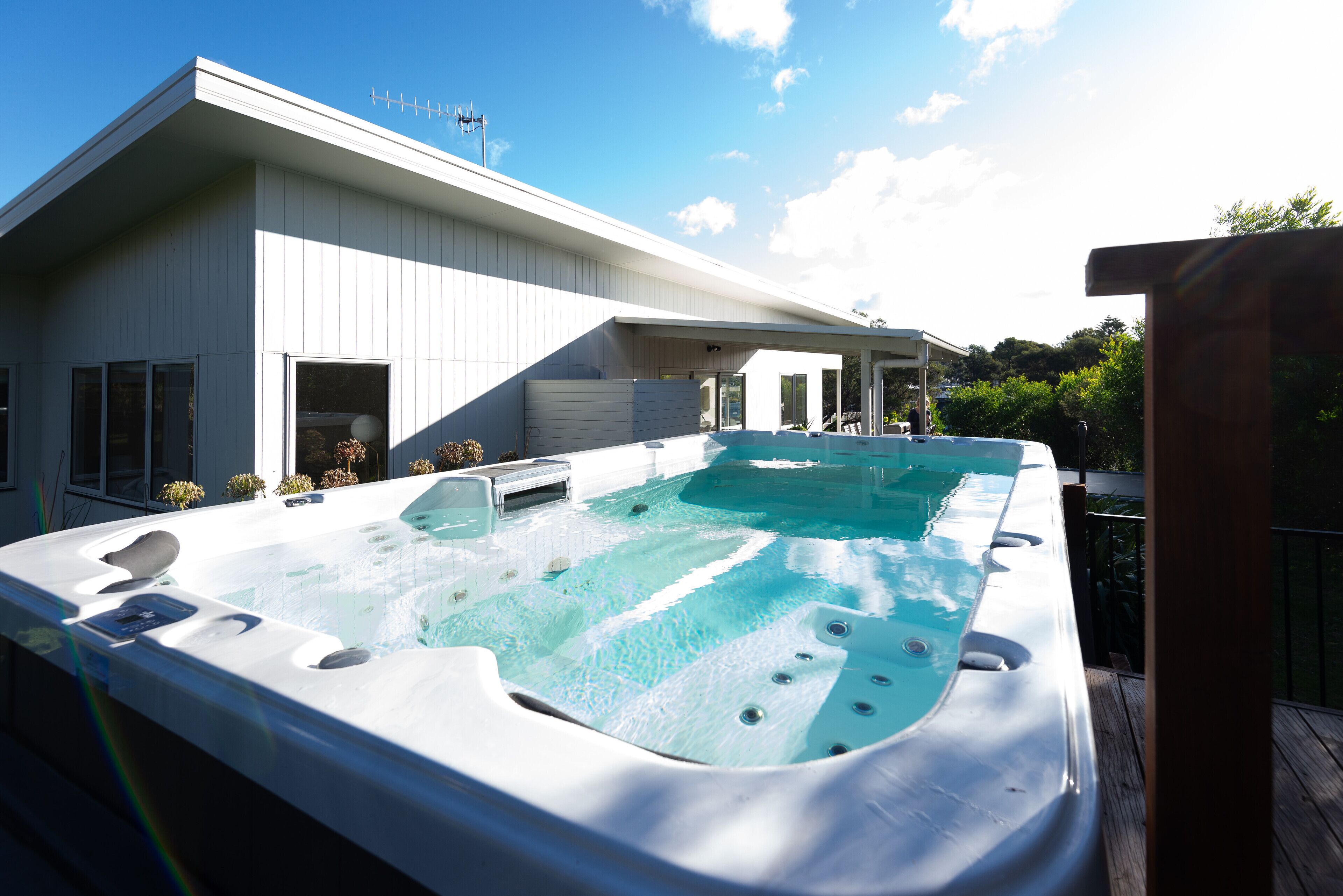 Orford Sands: Modern beach house with huge outdoor heated swim spa