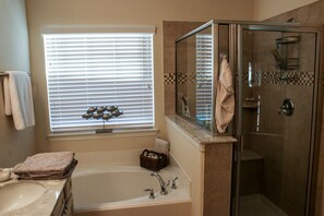 Combined shower/tub, hair dryer, towels, soap - Welcome to Casa Seabrook, your By-The-Sea-Get-Away!! (Seabrook)
