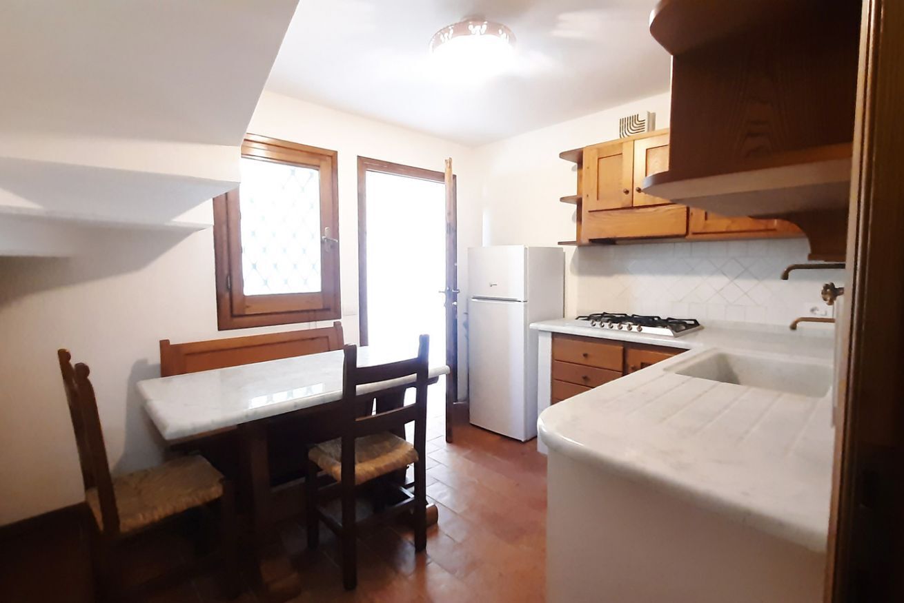 Réfrigérateur, micro-ondes, plaque de cuisson, lave-vaisselle