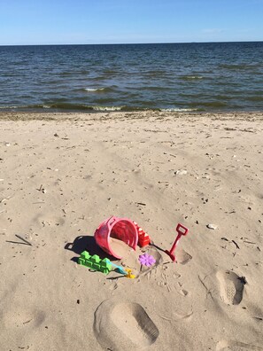 Accommodatie ligt op het strand, ligstoelen