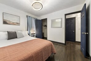 2 多间卧室、熨斗/熨衣板、免费 WiFi、床单