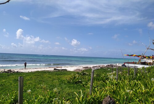 Comfortable and safe apartment 3 minutes walk to the beaches