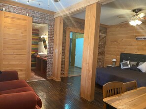 4 bedrooms, free WiFi, bed sheets - The Lofts at Three Rivers (Haysi)