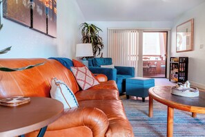 Smart TV, table tennis, books, stereo