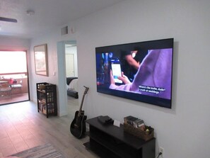 1 bedroom, desk, iron/ironing board, free WiFi - REMODELED Condo - Sangria Skies - quiet Anasazi Village - close to golf, dining (Phoenix)