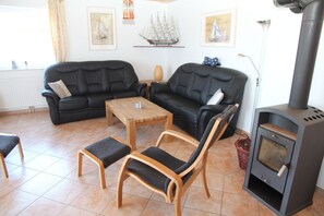 Unclassified image, 3 of 34, button - Wiesenblick Fenja - Large vacation home with a fantastic view (Krummhörn)