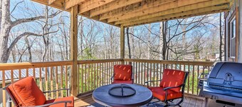 Pet-Friendly Fair Play Getaway w/ Boat Dock!