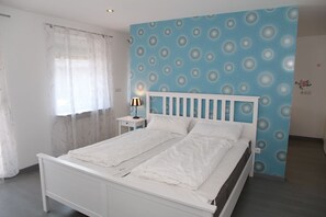 2 Schlafzimmer, Schreibtisch, WLAN