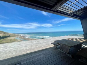 Property grounds - Luxury, stylish house with spectacular seaviews (Mataikona)