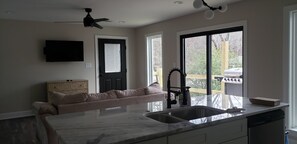 Interior - Cozy lake studio (Hot springs)