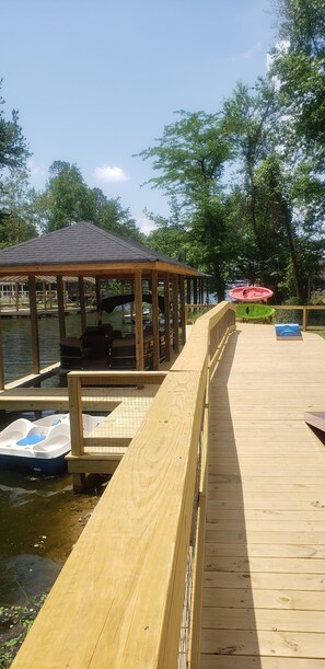 Property grounds - Cozy lake studio (Hot springs)