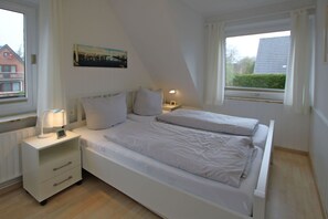 Unclassified image, 3 of 10, button - Wiesenweg 9, Whg. 4 - Apartment with 2 rooms on approx. 42m² on the 1st floor (Wyk auf Föhr)