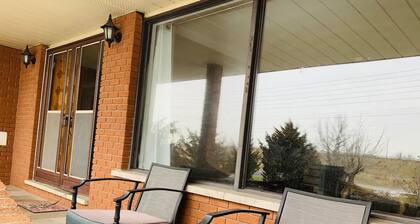 Beautiful upper unit countryside large cozy rooms near Niagara Falls